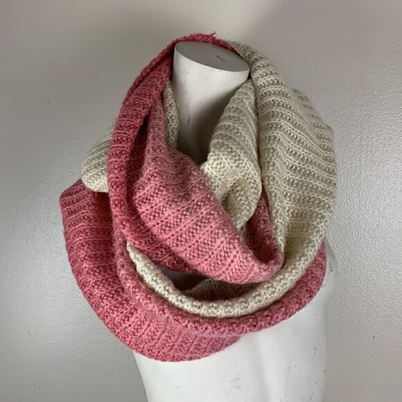 Beautiful infinity scarf tie dye pink - Picture 6 of 6